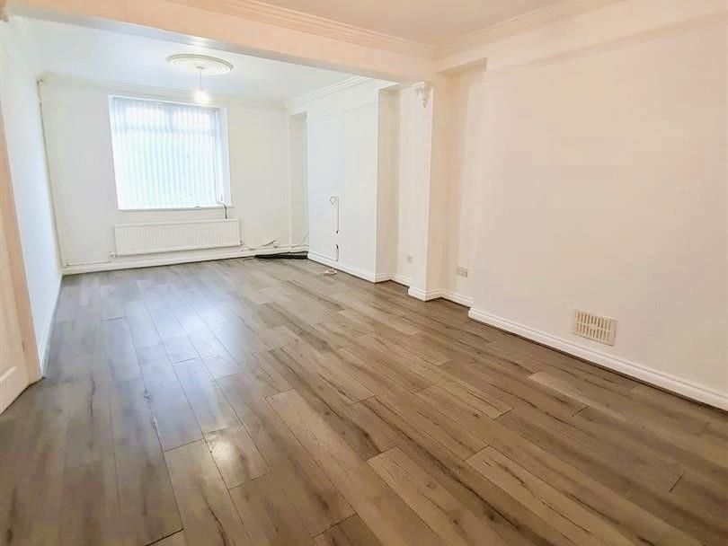 Property photo 2 of 13 Living Room .Jpg