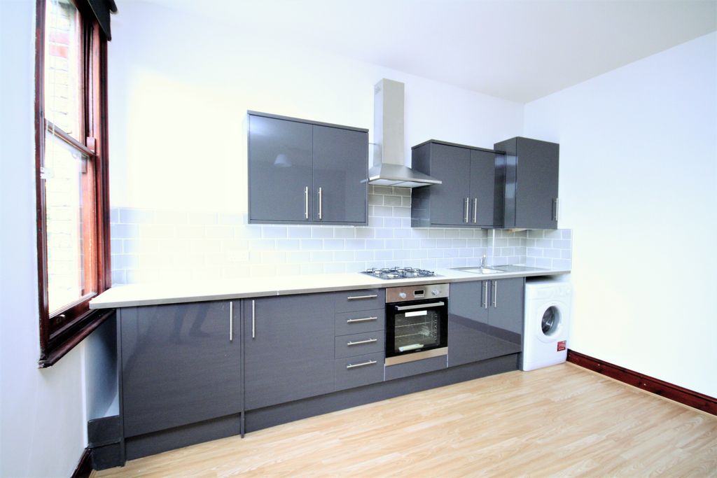 Property photo 2 of 8