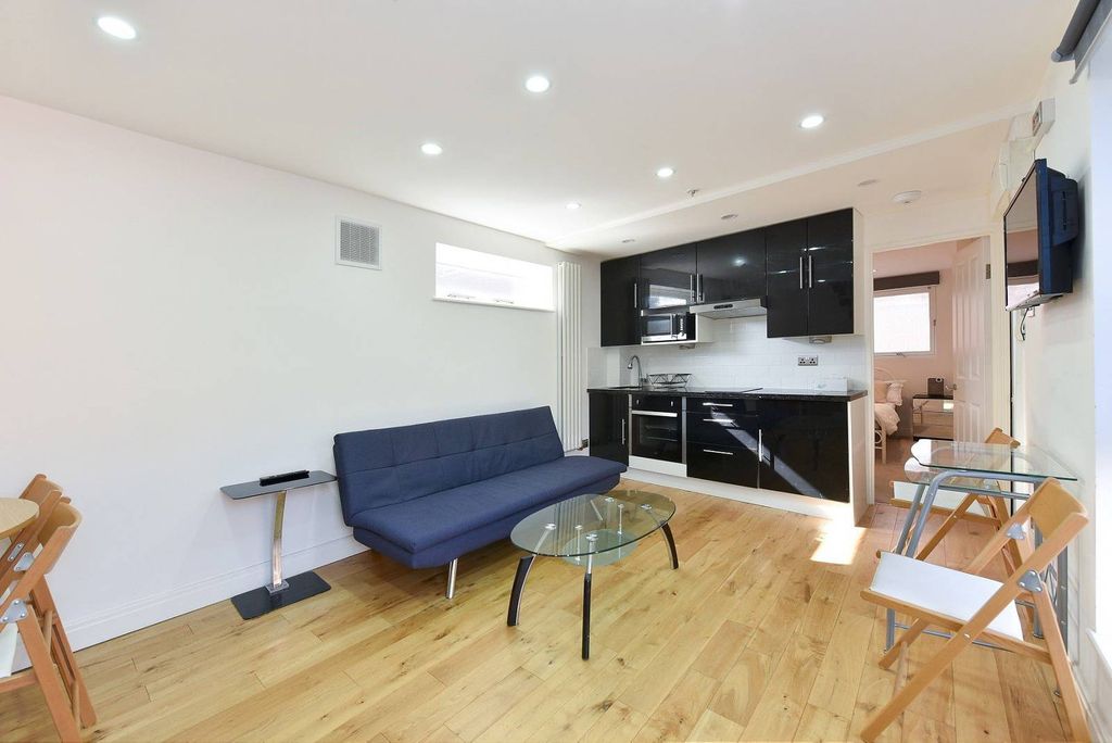 Property photo 1 of 5