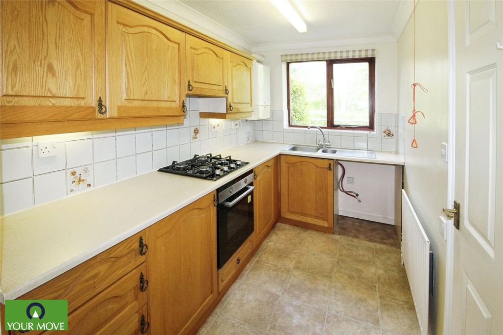 Property photo 2 of 8 Kitchen