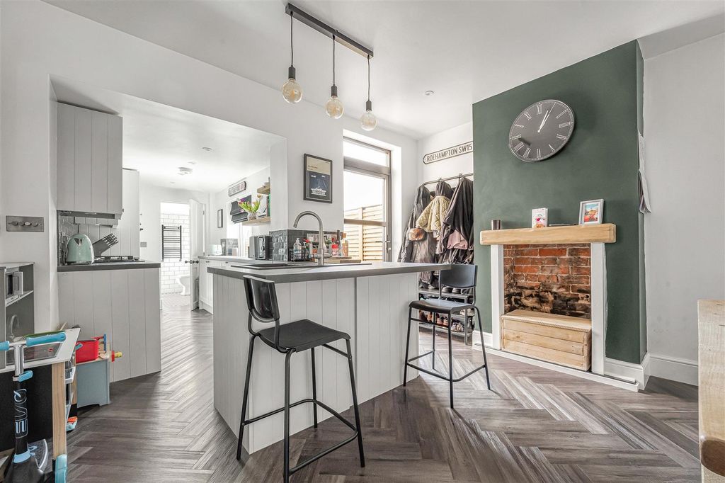 Property photo 2 of 17 19_78513.Jpg