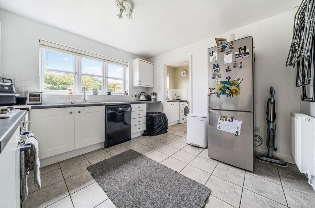 Property photo 3 of 25 1361176-3-68Dd60630A471