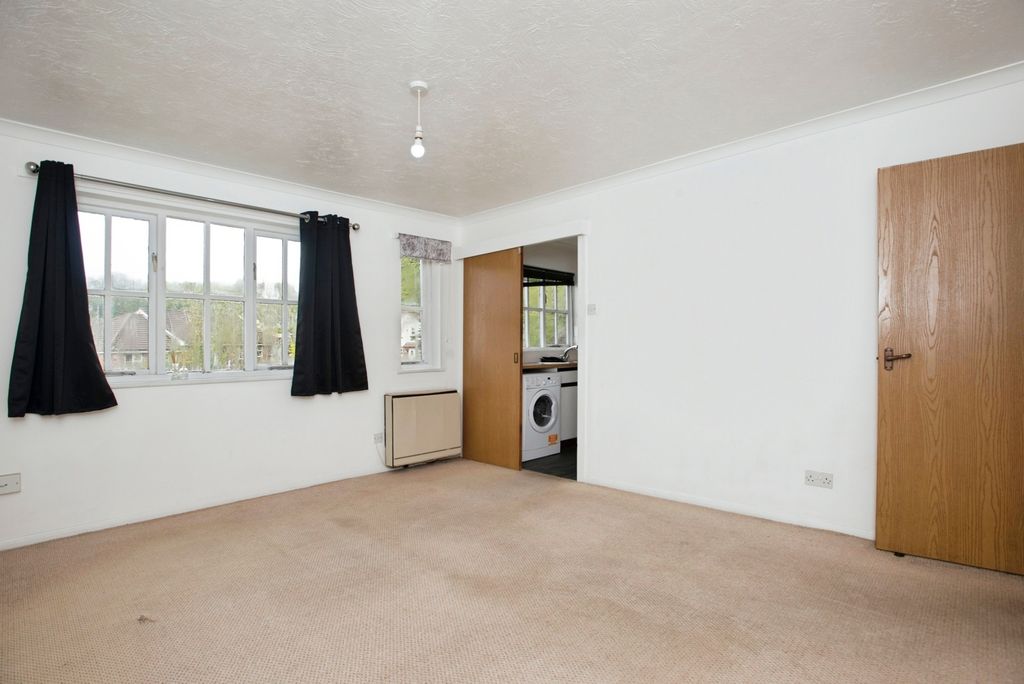 Property photo 3 of 12 Pbox-Img.Jpg