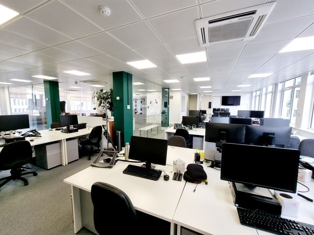 Property photo 1 of 11 Photo 9