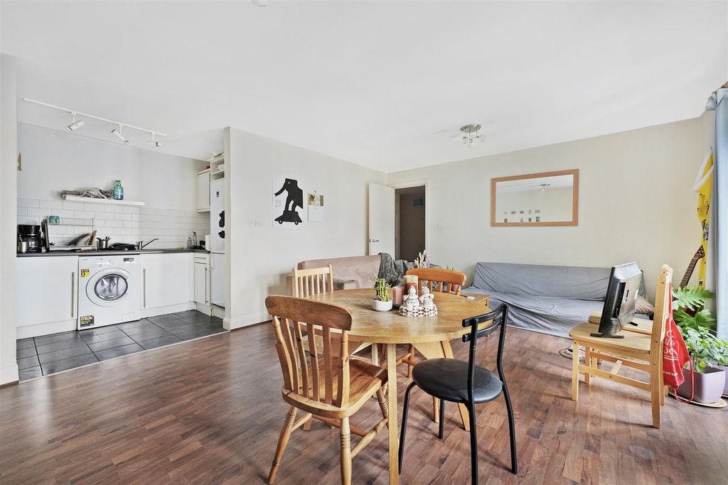 Property photo 3 of 17 Reception/Dining