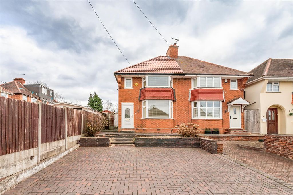 Property photo 1 of 11 1 Wenworth Road-13_Lo.Jpg
