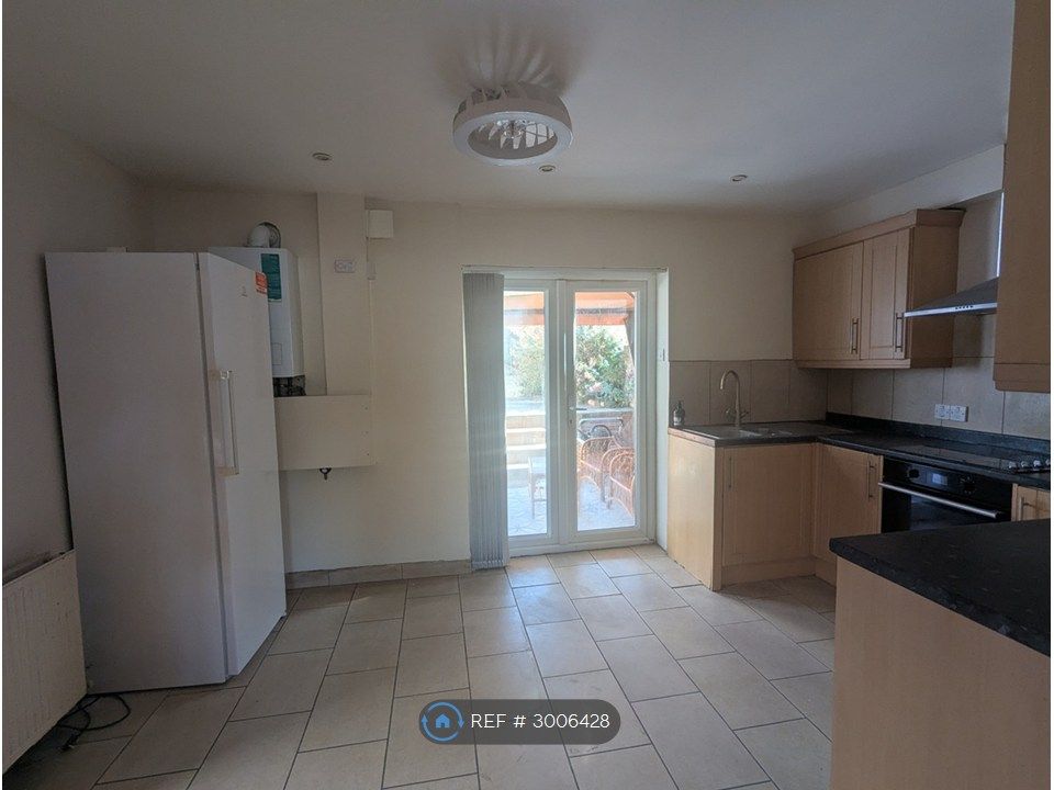 Property photo 2 of 25