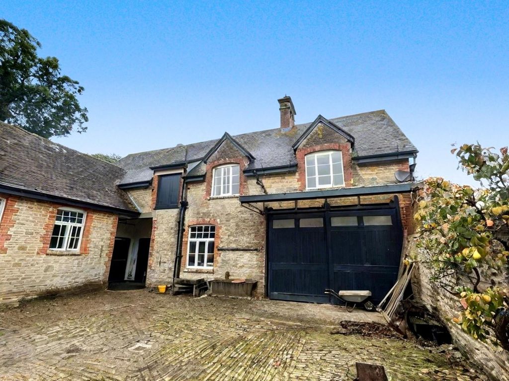 Property photo 1 of 8 Front Aspect