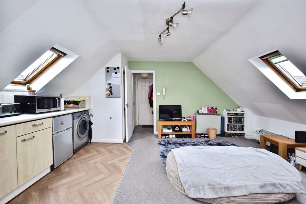 Property photo 3 of 13