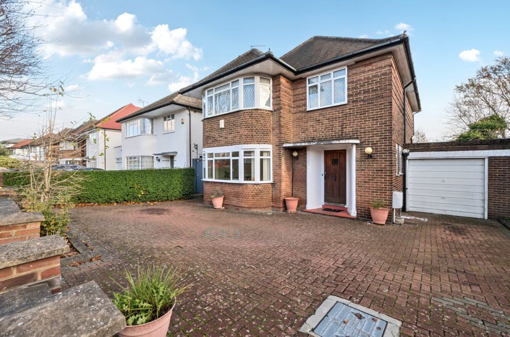 Property photo 1 of 18