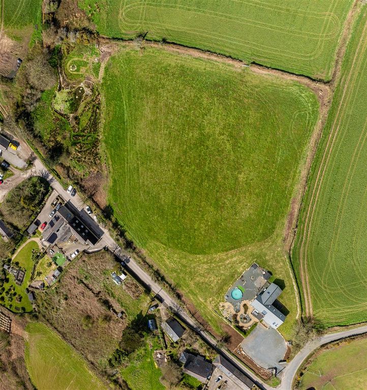 Property photo 3 of 40