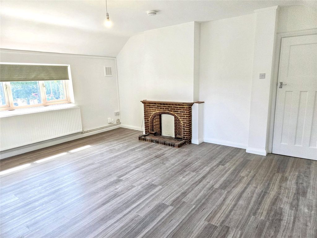 Property photo 2 of 12 Picture No. 04