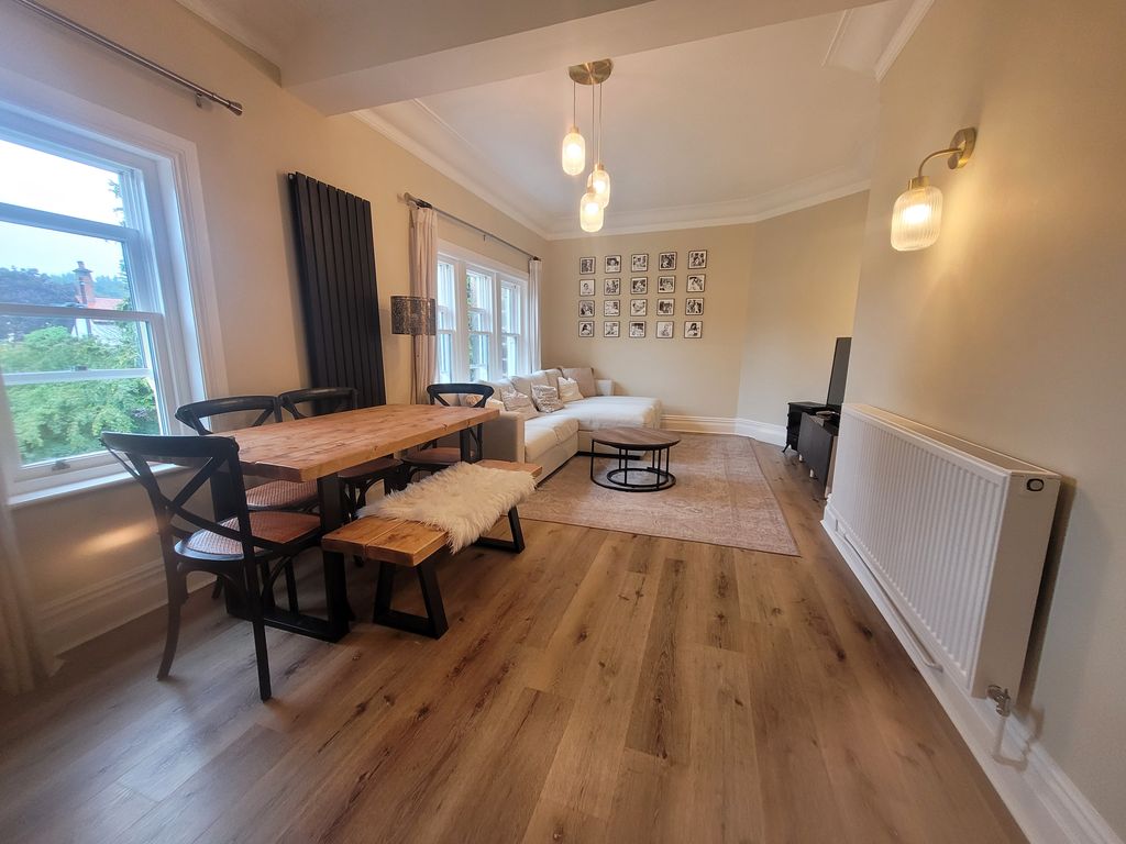 Property photo 1 of 25 1000105393
