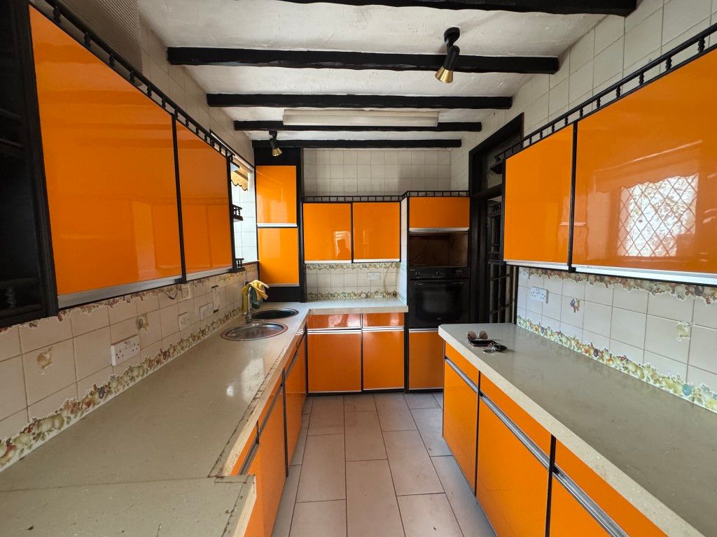 Property photo 3 of 13 Kitchen