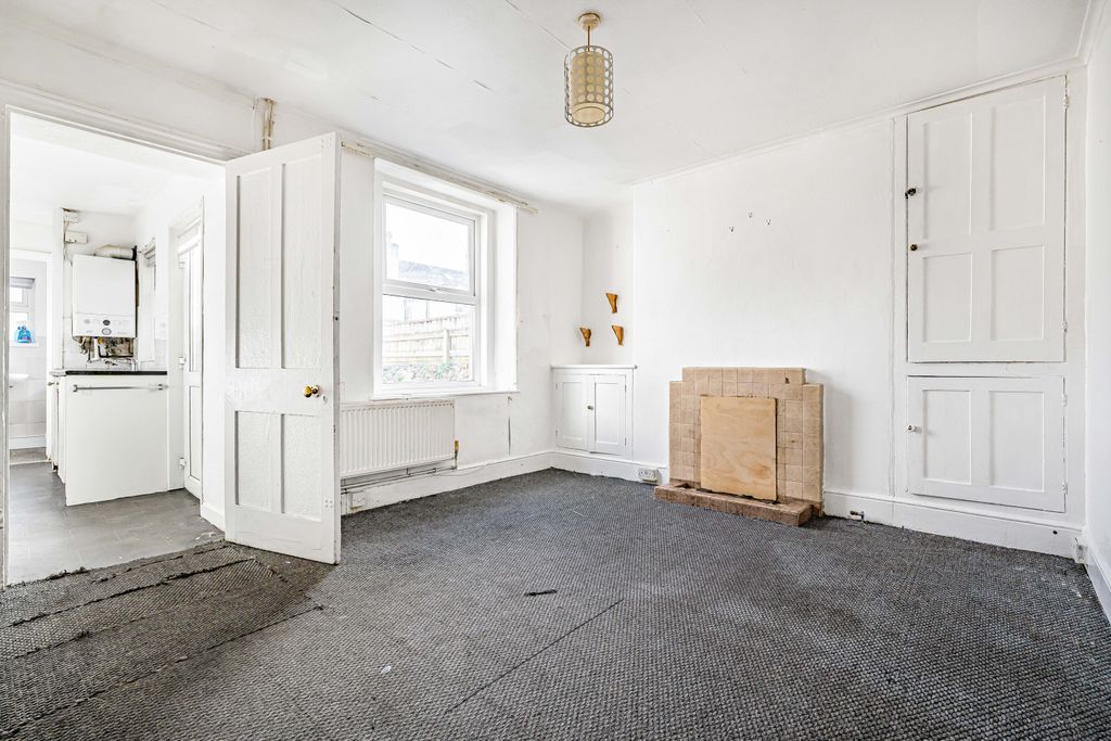 Property photo 3 of 13