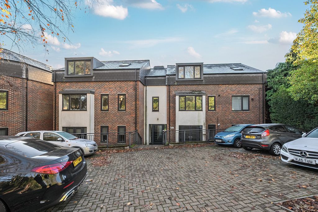 Property photo 2 of 24