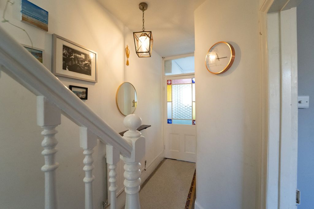 Property photo 2 of 22