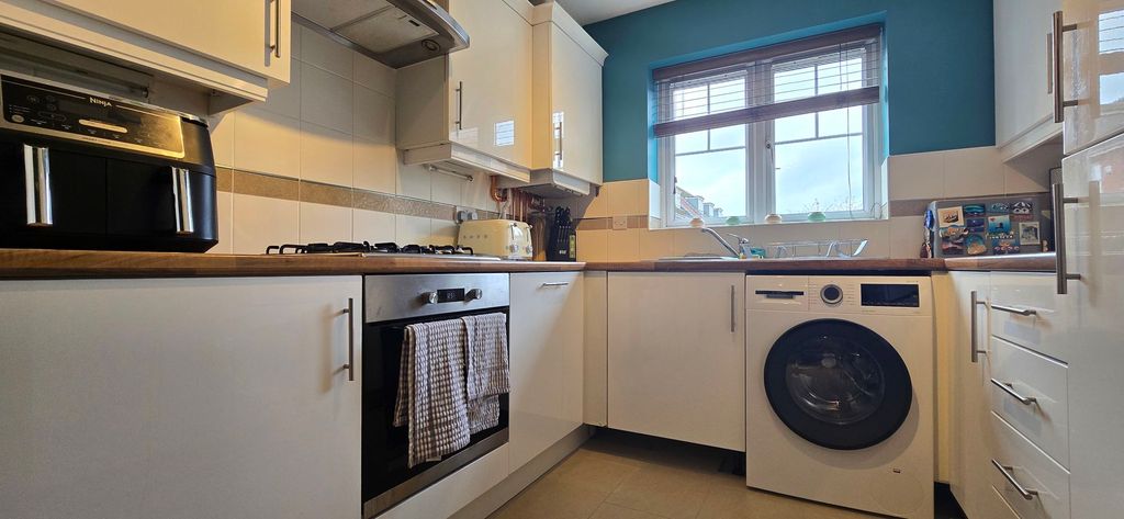 Property photo 3 of 23