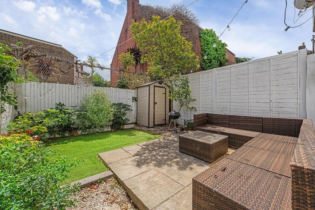 Property photo 2 of 14 Garden.Jpg