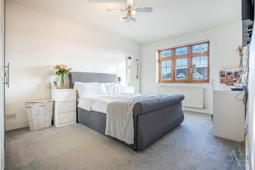 Additional image 11 of 5 bed detached house for saleConnaught Avenue, Grays RM16