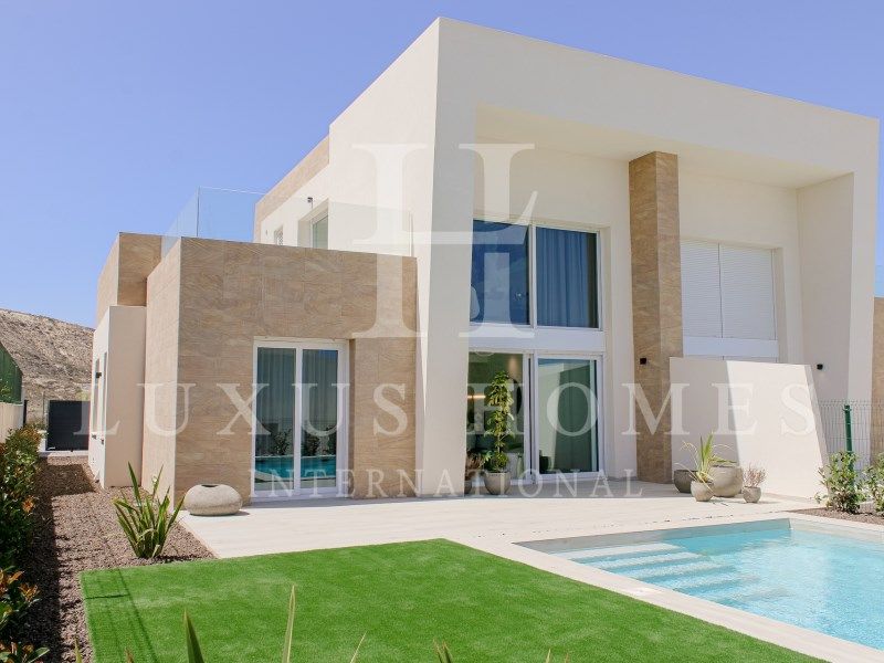 Property photo 1 of 29