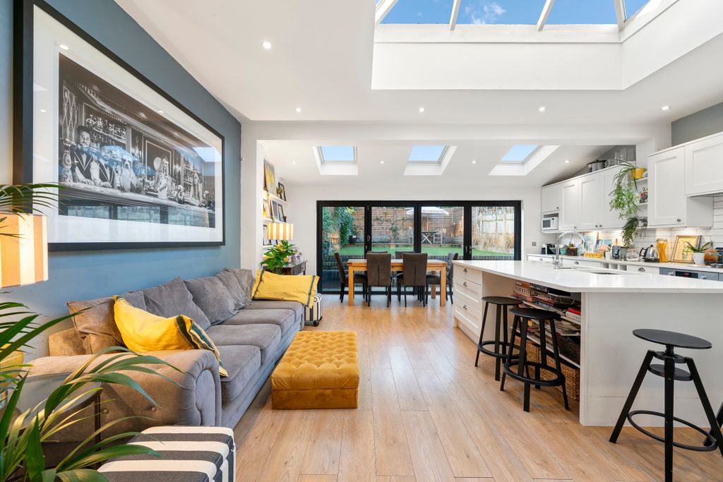 Property photo 3 of 22