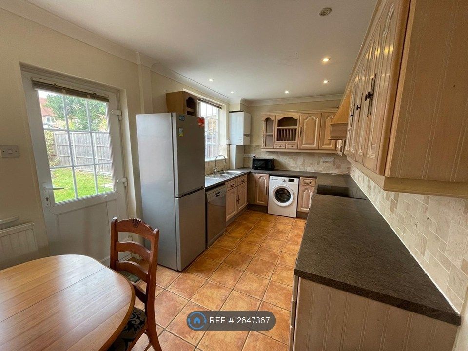 Property photo 2 of 11 Kitchen 1