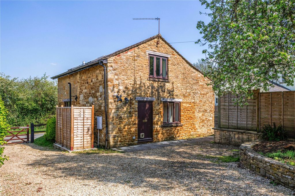 Property photo 1 of 10 Black Cat Cottage
