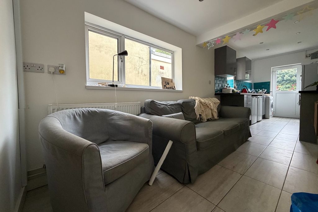 Property photo 3 of 12 Call 02920 668585 To Secure Your Viewing _3