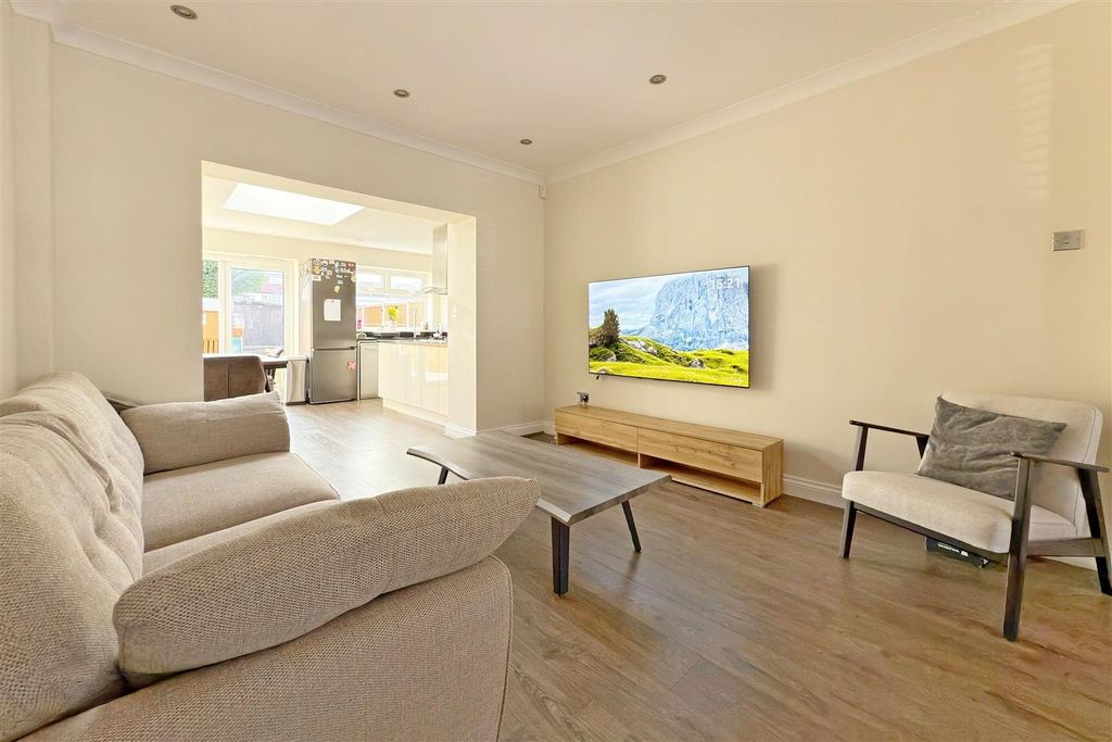 Property photo 3 of 14 Reception Room