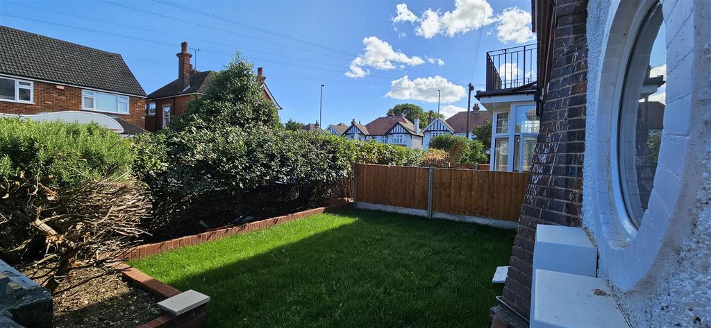 Property photo 3 of 11