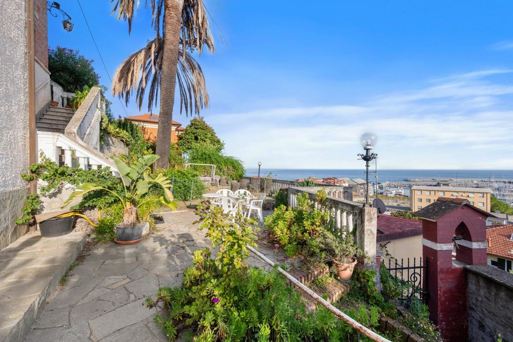 Property photo 3 of 32