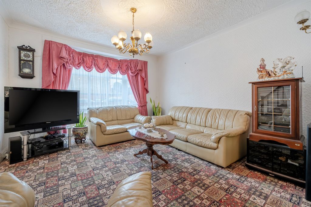 Property photo 3 of 20