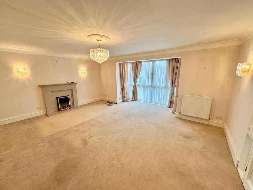 Property photo 3 of 16 Photo 21