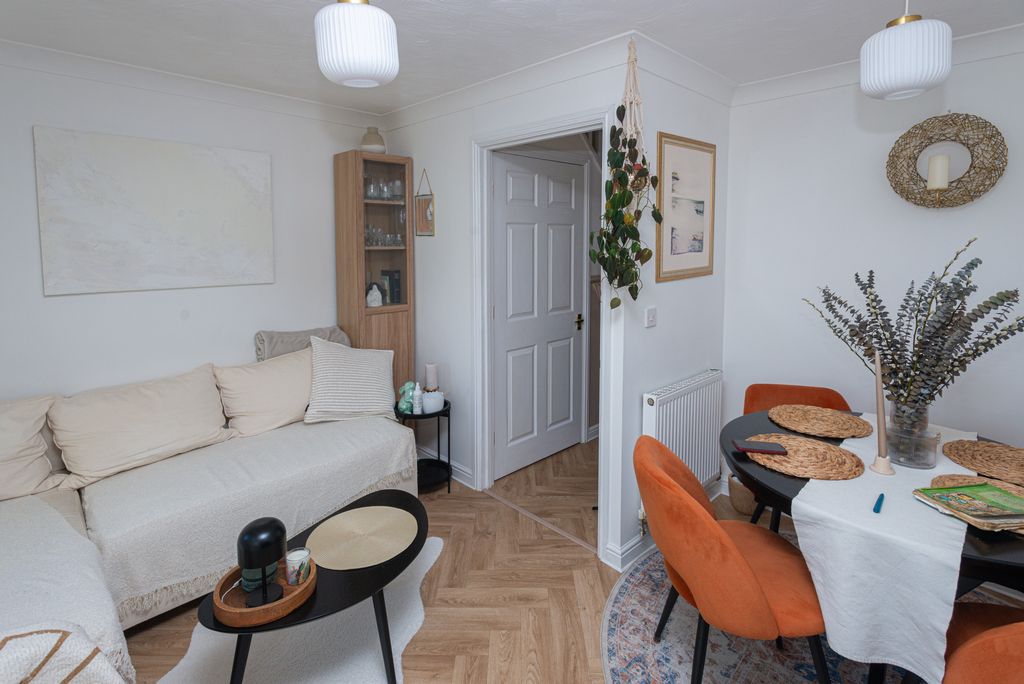 Property photo 3 of 37