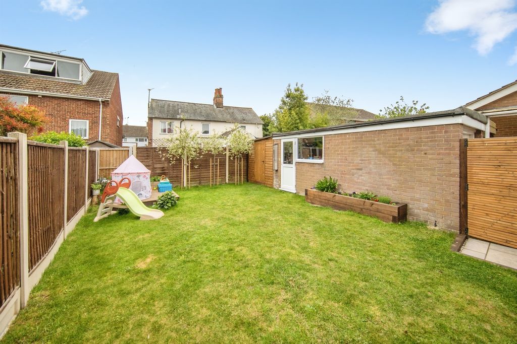 Property photo 2 of 20