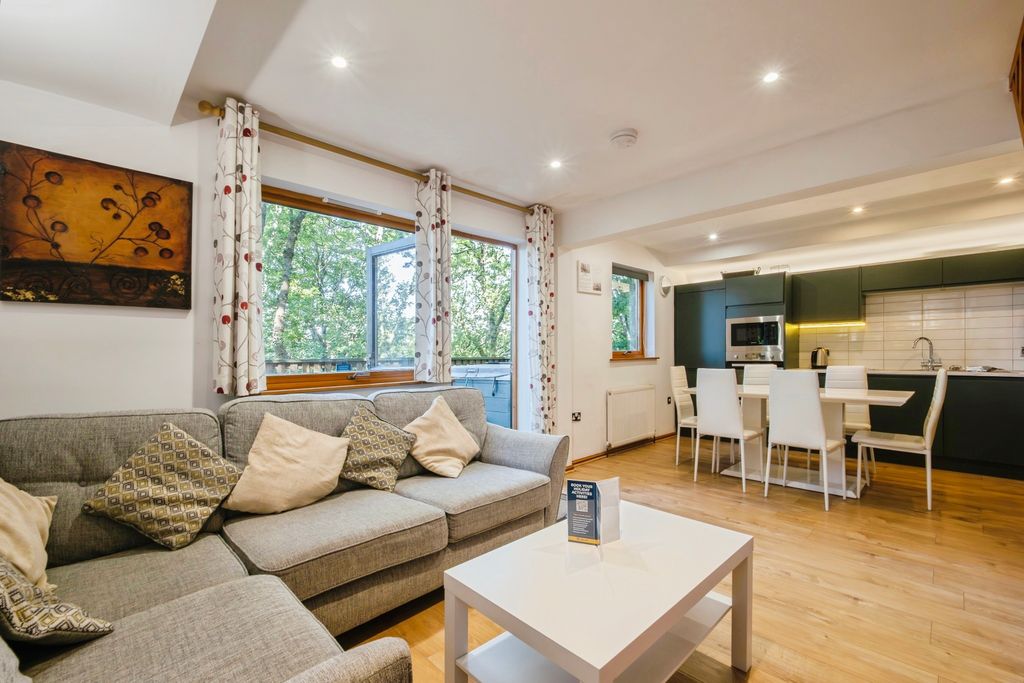 Property photo 1 of 21 Open Plan Living