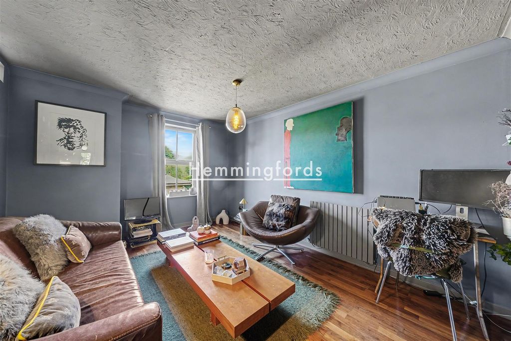Property photo 1 of 15 Southgate Road N1-14.Jpg