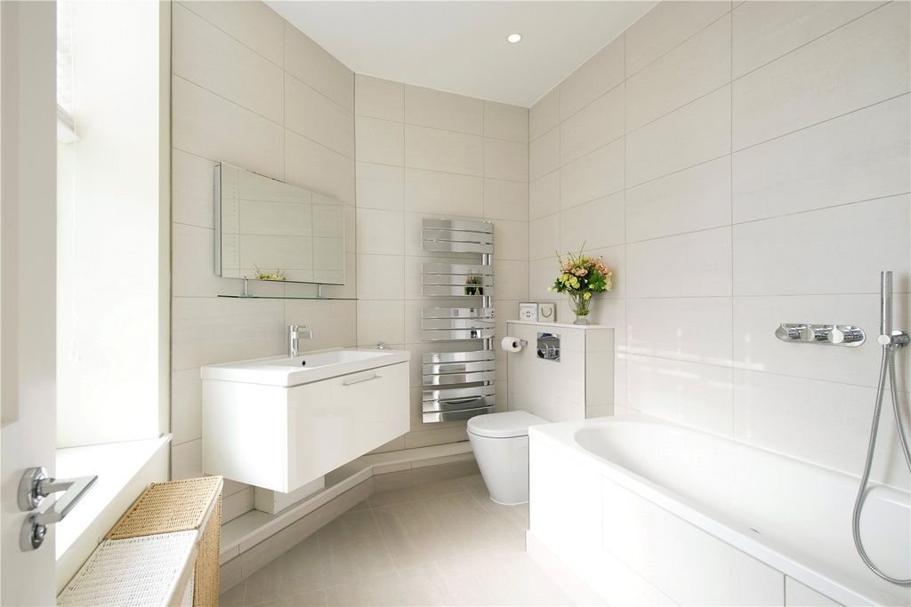 Property photo 3 of 6 Bathroom