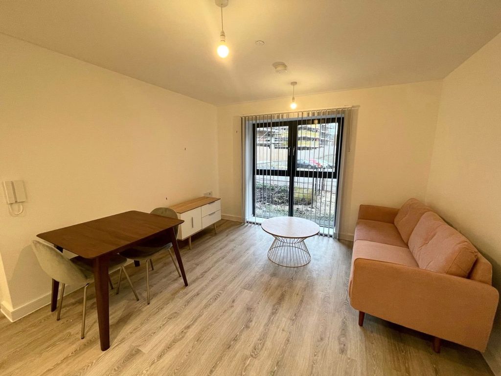 Property photo 2 of 9 Picture No. 11