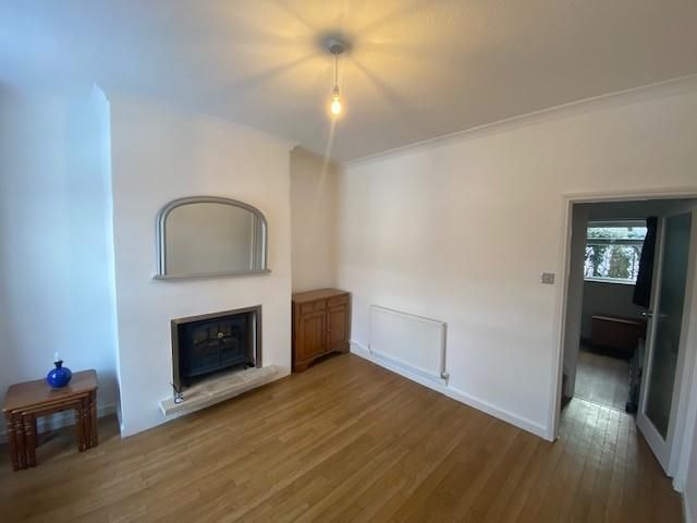 Property photo 3 of 16 Lounge