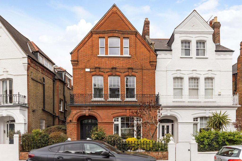 Property photo 2 of 26