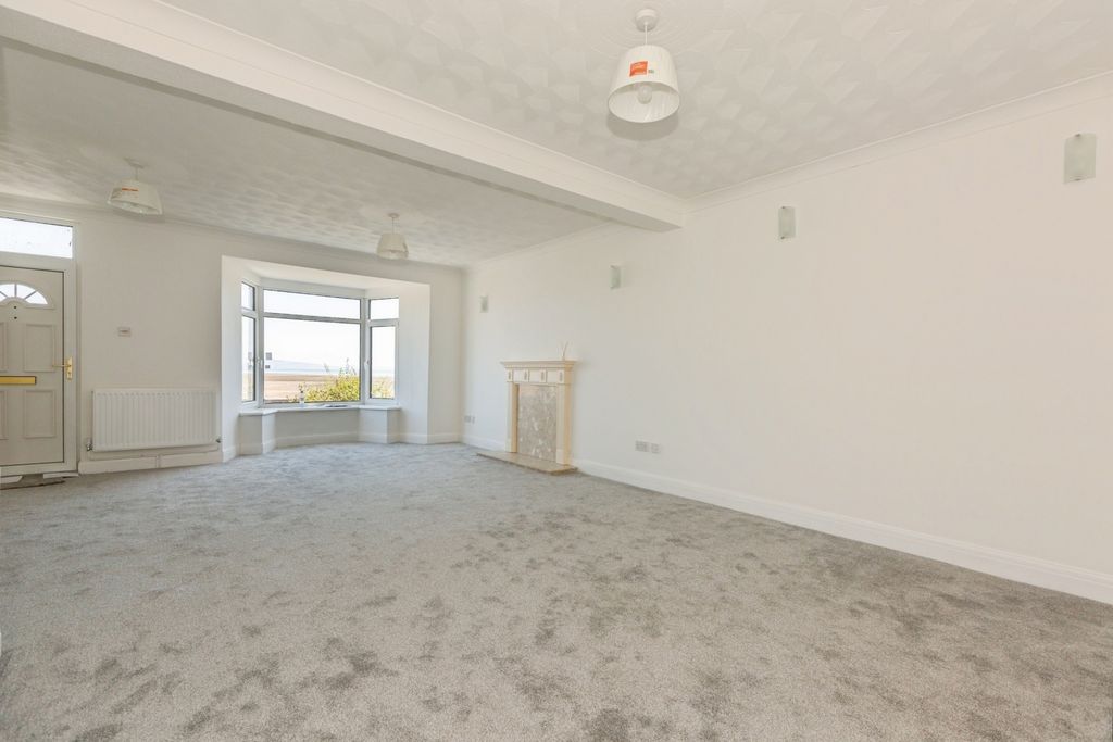 Property photo 3 of 17 Photo