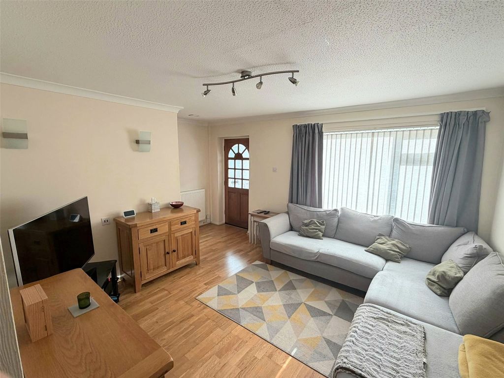 Property photo 2 of 17 Picture No. 28