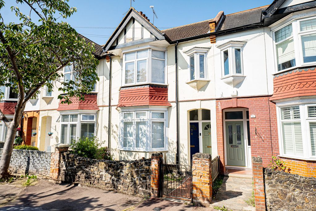 Property photo 1 of 18
