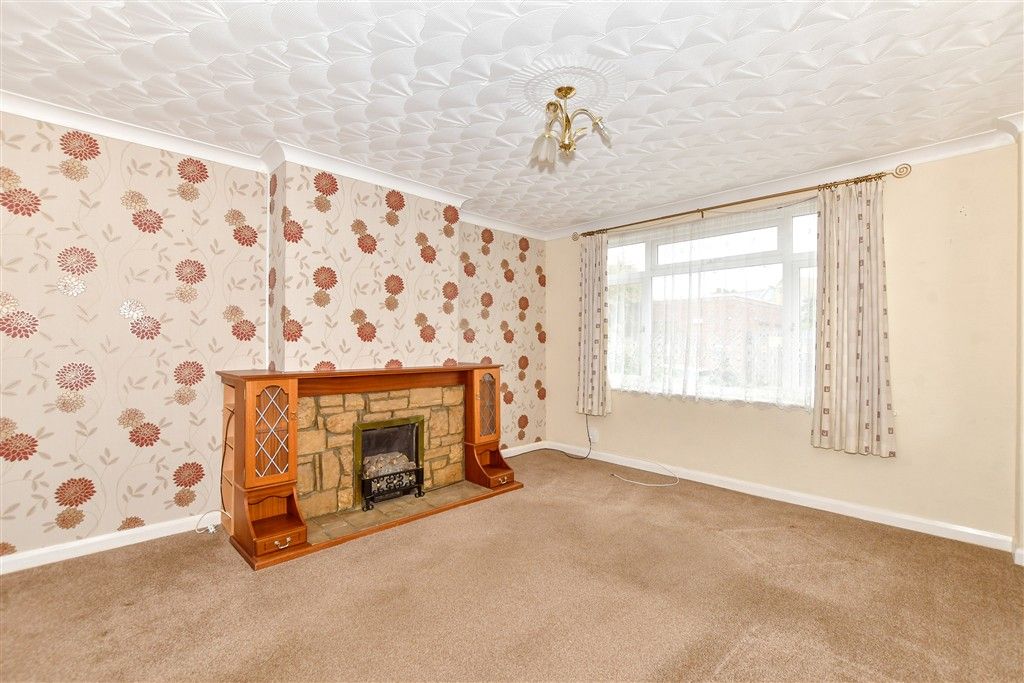 Property photo 3 of 10 Lounge/Dining Room