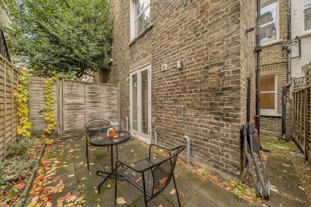 Property photo 2 of 9