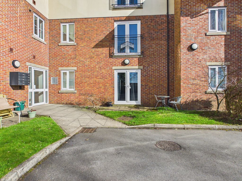 Property photo 2 of 14 Cam03729G0-Pr0264-Still016