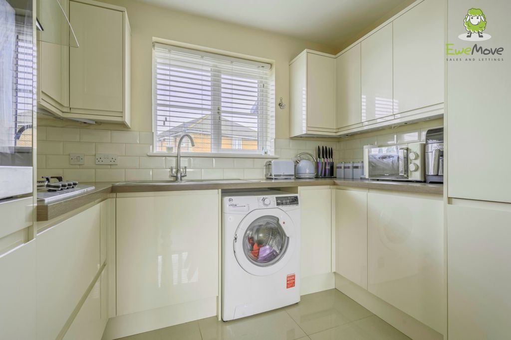 Property photo 3 of 15 7