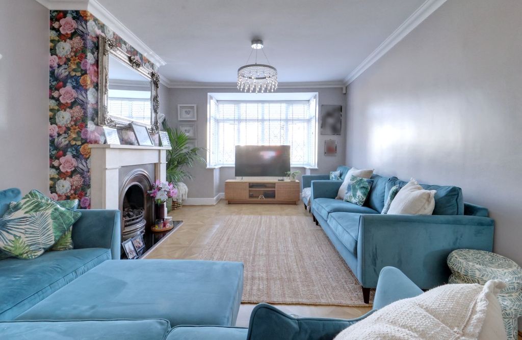 Property photo 3 of 22